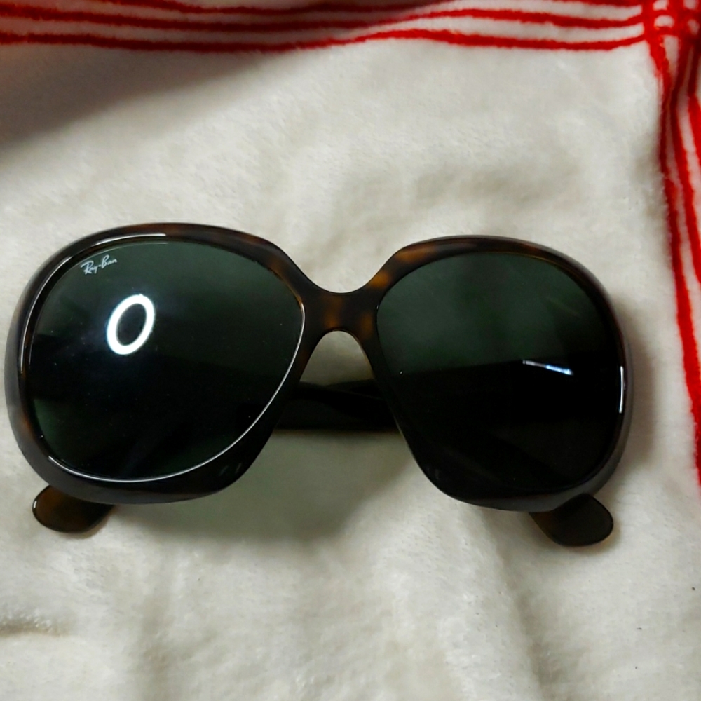 Ray ban